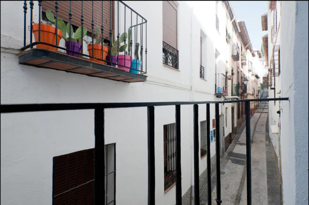 Apartamentos Centro Historico A Los Pies De La Alhambra Granada Bagian luar foto