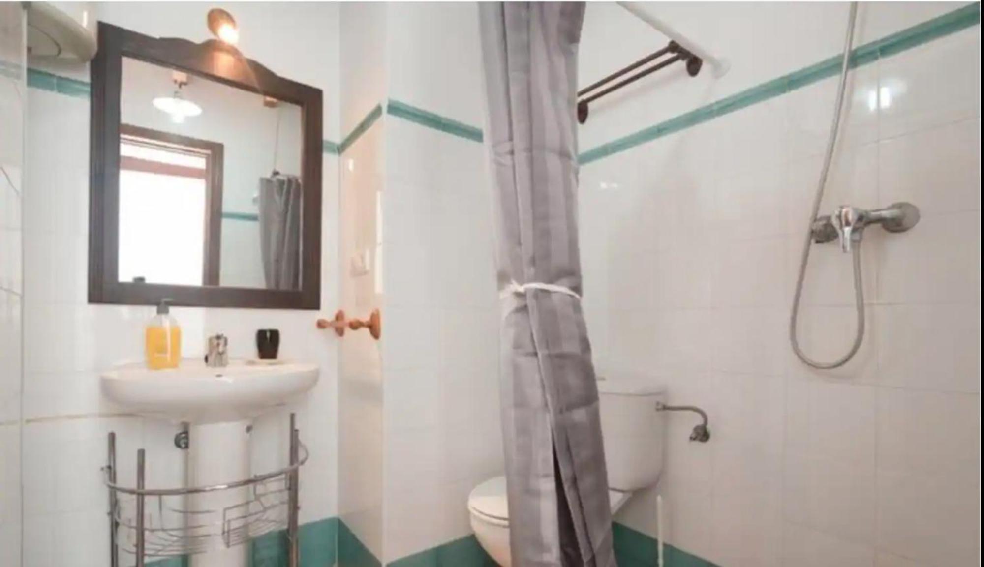 Apartamentos Centro Historico A Los Pies De La Alhambra Granada Bagian luar foto