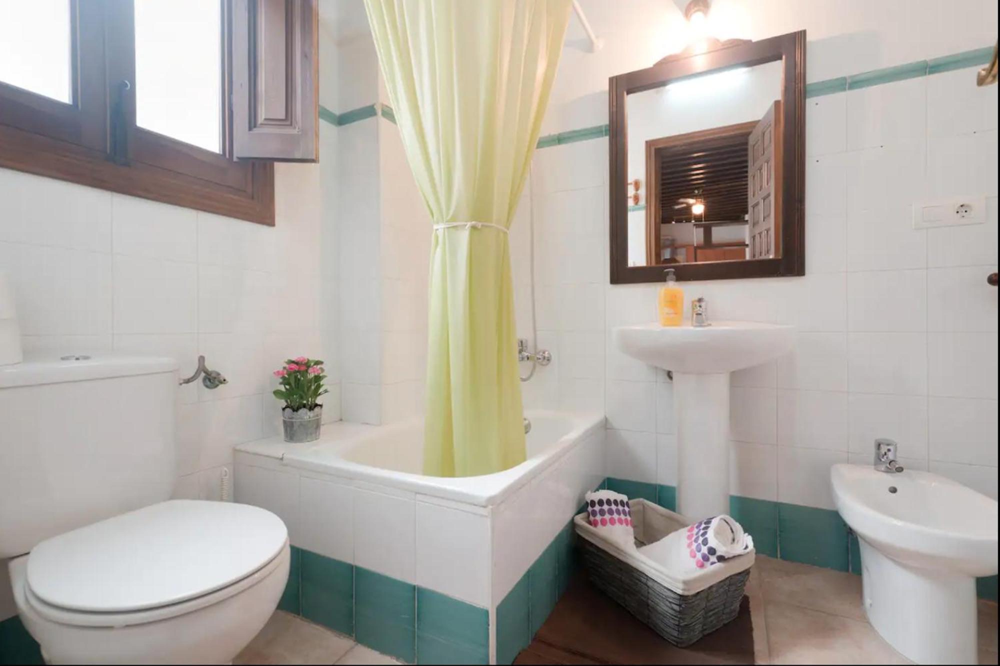 Apartamentos Centro Historico A Los Pies De La Alhambra Granada Bagian luar foto