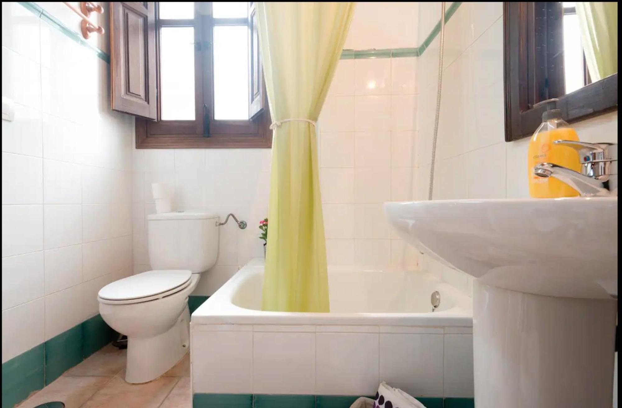Apartamentos Centro Historico A Los Pies De La Alhambra Granada Bagian luar foto