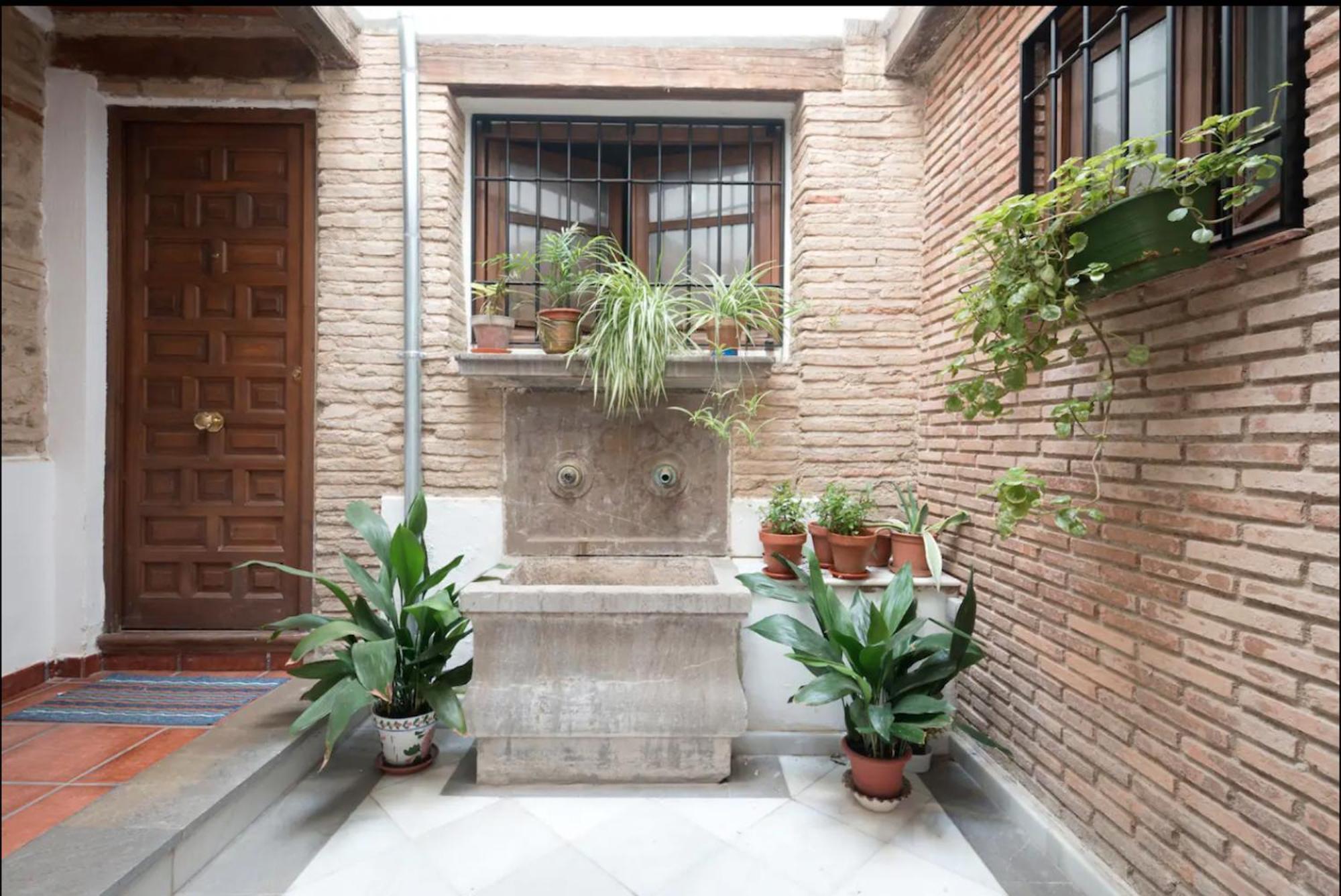 Apartamentos Centro Historico A Los Pies De La Alhambra Granada Bagian luar foto